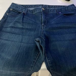 Gap like new jeans. A great fit. I ♥️ these jeans